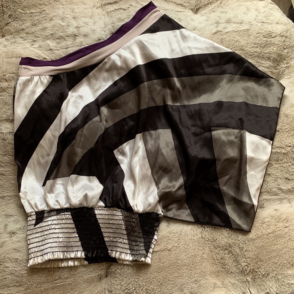 One shoulder sleek top (M)